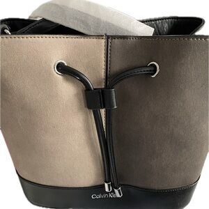 NWT Calvin Klein Two-Tone Tote Bucket Purse in Tan and Black Gabrianna